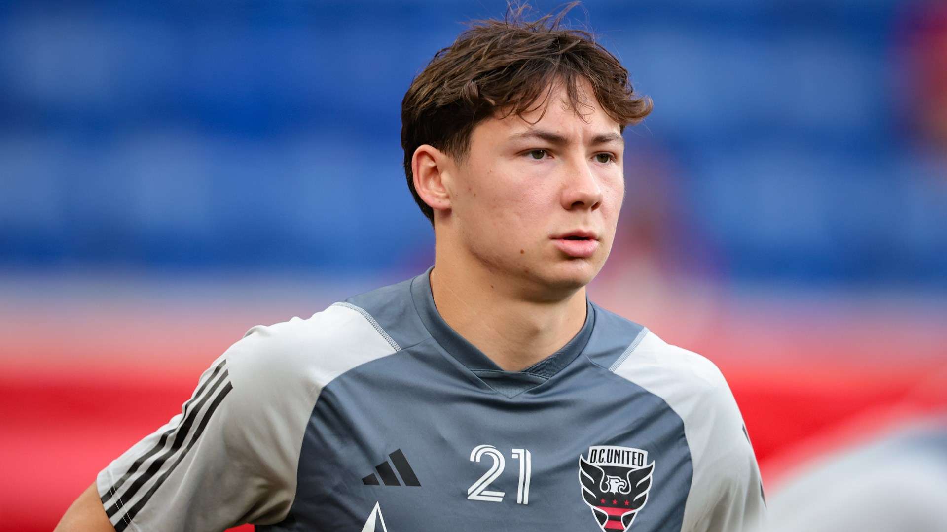 FIFA对西班牙足协主席卢比亚莱斯实施15年禁足处罚的公正与影响分析